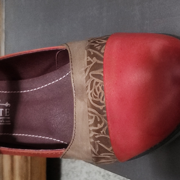 Red and Brown Mary Janes - Picture 6 of 6
